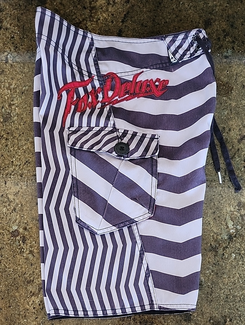 Fox Racing Deluxe Board Shorts Swim Trunks with Embroidered Logos - Youth 10 - Picture 2 of 9